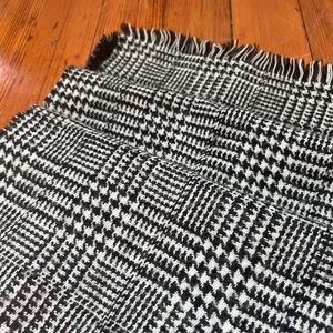 Black & White Houndstooth Blanket Scarf 🖤